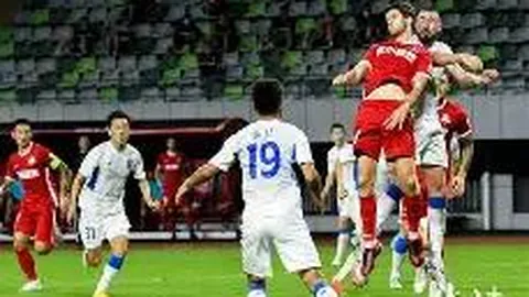 郑钦文对萨巴伦卡逆转战解析：攀登巅峰挑战大，实力悬殊明显